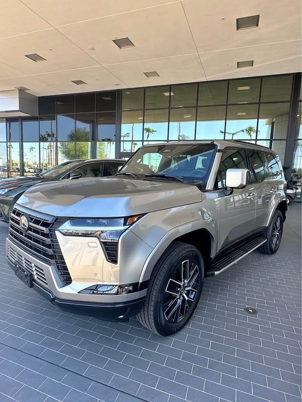 2026 Lexus GX - 550 Premium + CAPTAINS CHAIRS