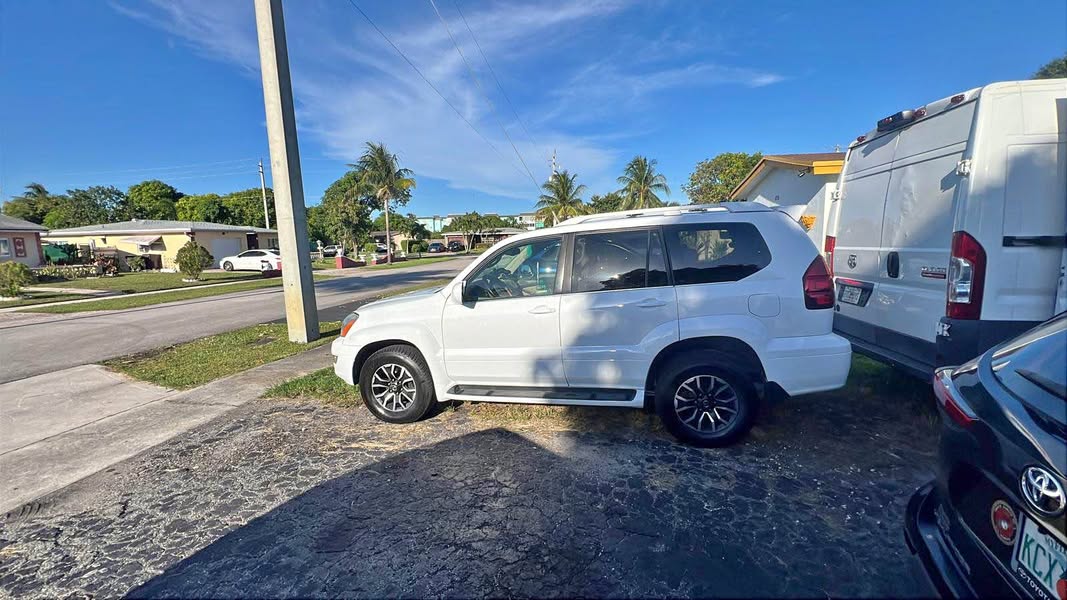 2004 Lexus GX - GX 470 Sport Utility 4D