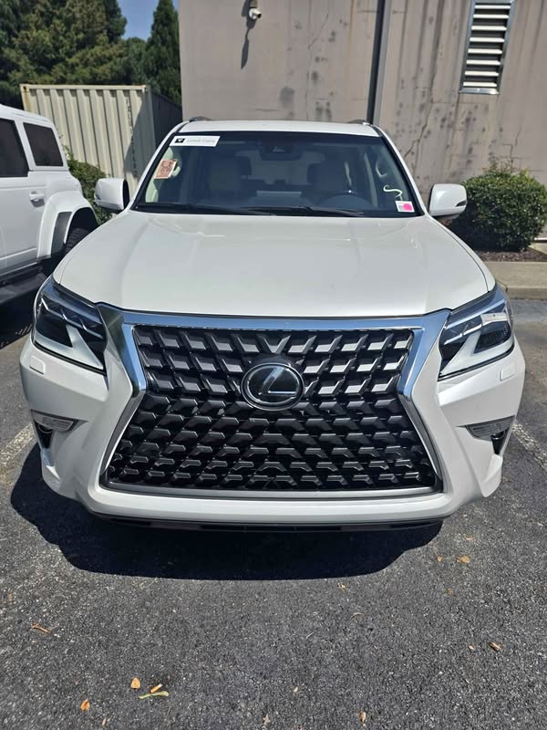 2023 Lexus GX - Premium