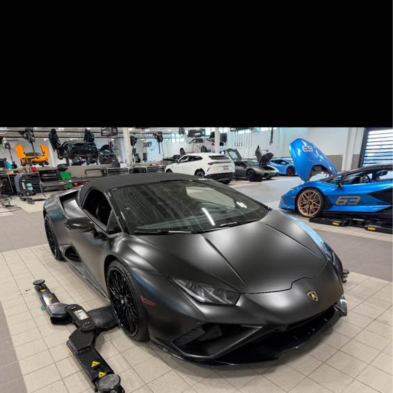 2021 2021 Lamborghini Huracan - LP 610-4 Spyder Convertible 2D