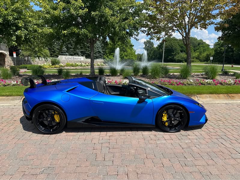 2019 Lamborghini Huracan - Performante Convertible 2D