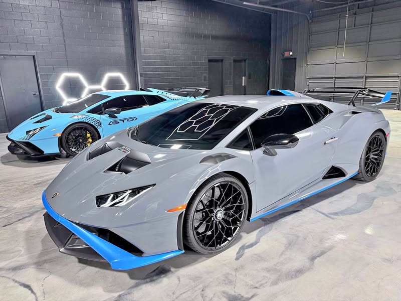 2023 Lamborghini Huracan - STO Coupe 2D