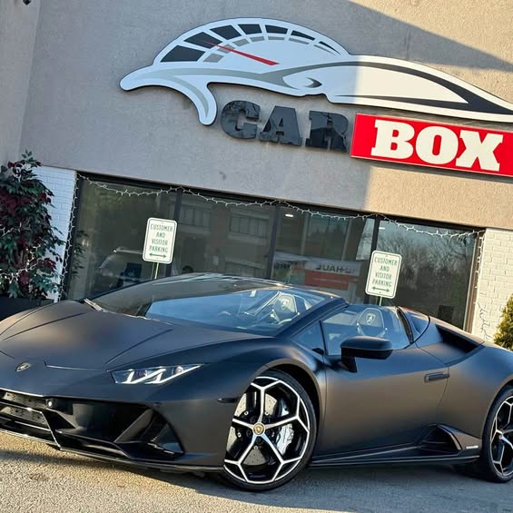 2024 Lamborghini Huracan - EVO Spyder Convertible 2D