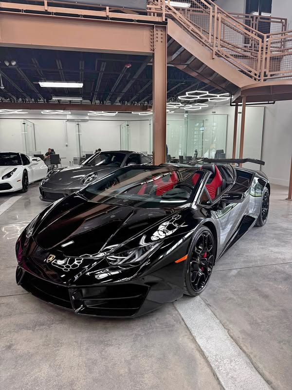 2017 Lamborghini Huracan - LP 580-2 Spyder Convertible 2D