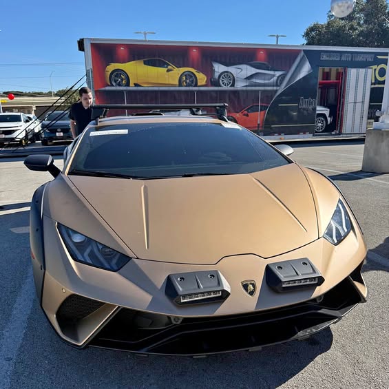 2024 Lamborghini Huracan - AWD Coupe 2D