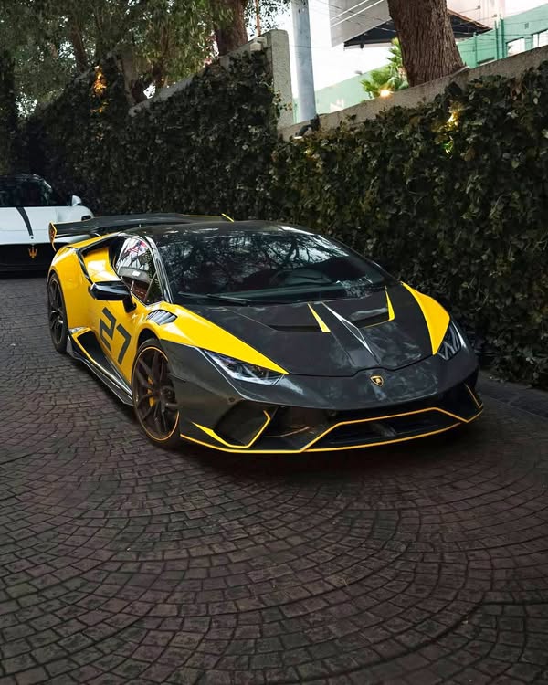 2017 Lamborghini Huracan - LP 580-2 Coupe 2D