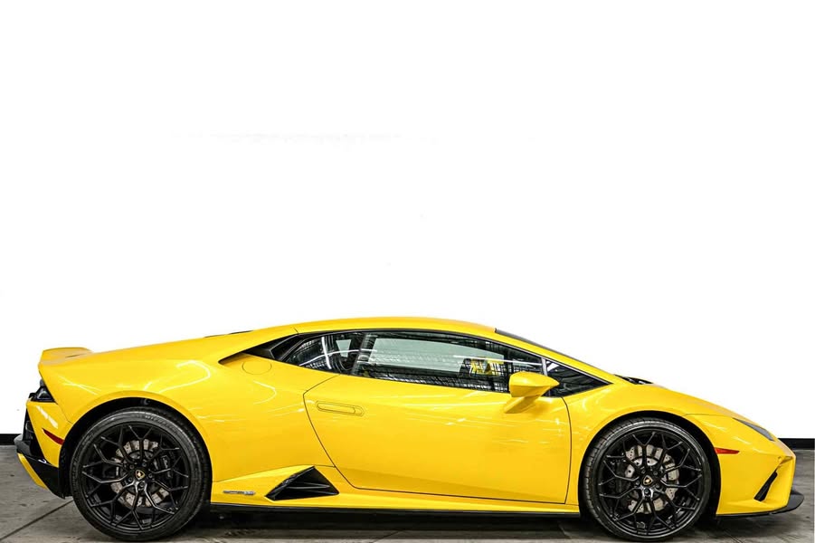 2021 Lamborghini Huracan EVO RWD -EVOTRIM Bicolor Interior, Forged Carbon Interior Pa \ud83e\udd18 10466 Miles