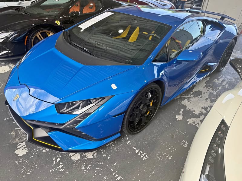 2020 Lamborghini Huracan - EVO Coupe 2D