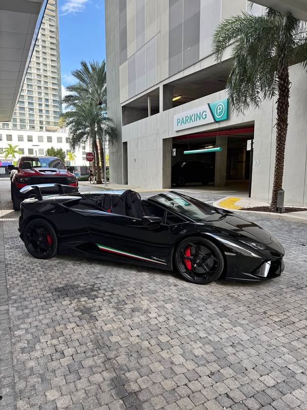 2018 Lamborghini Huracan - Performante Spyder Convertible 2D