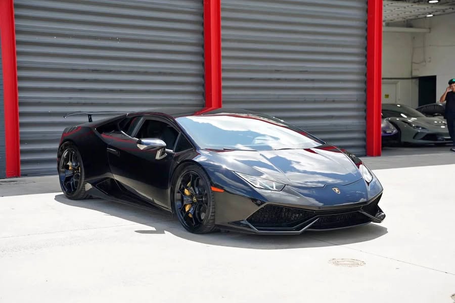 2016 Lamborghini Huracan - LP 610-4 Coupe 2D