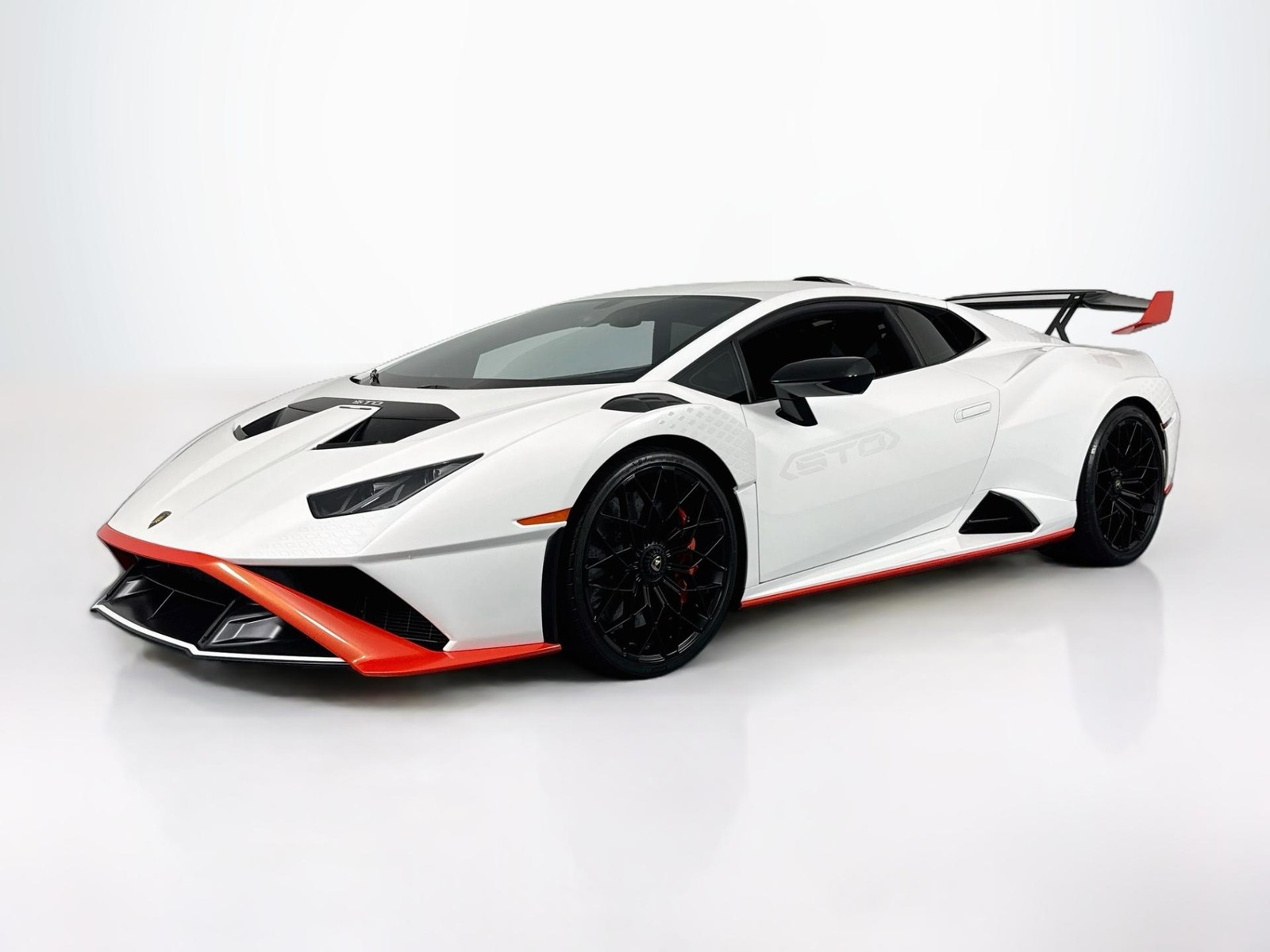 2022 Lamborghini Huracan STO