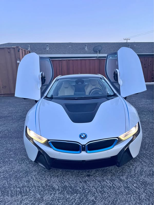 2015 BMW i8 - Coupe 2D