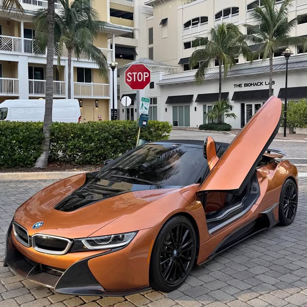 2019 BMW i8 - Roadster 2D