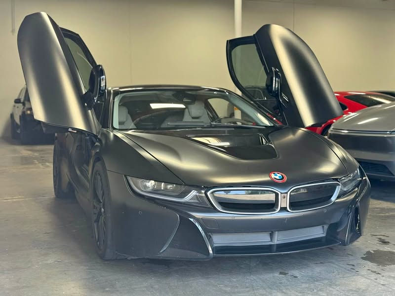 2015 BMW i8 - Roadster 2D