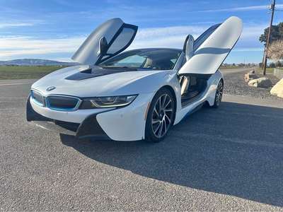 2016 BMW i8 - i8