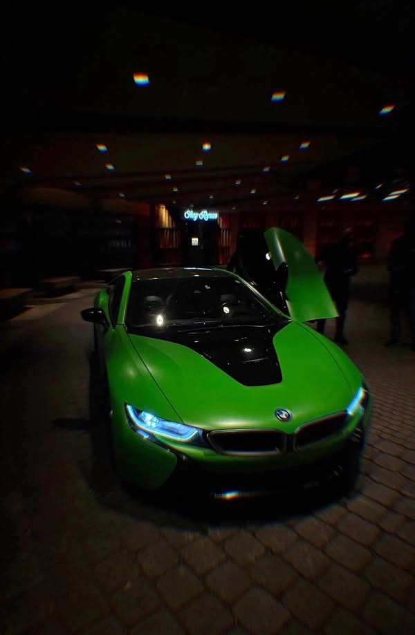 2016 BMW i8 - i8
