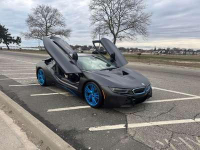 2016 BMW i8 - i8
