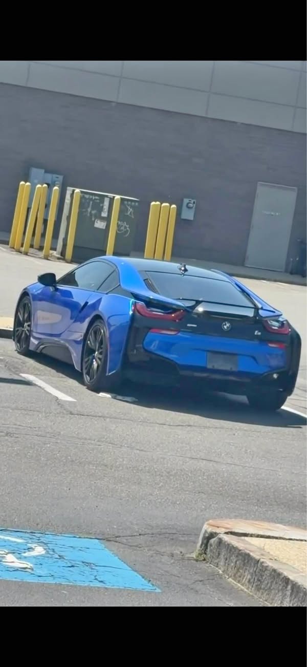 2015 BMW i8 - Coupe 2D