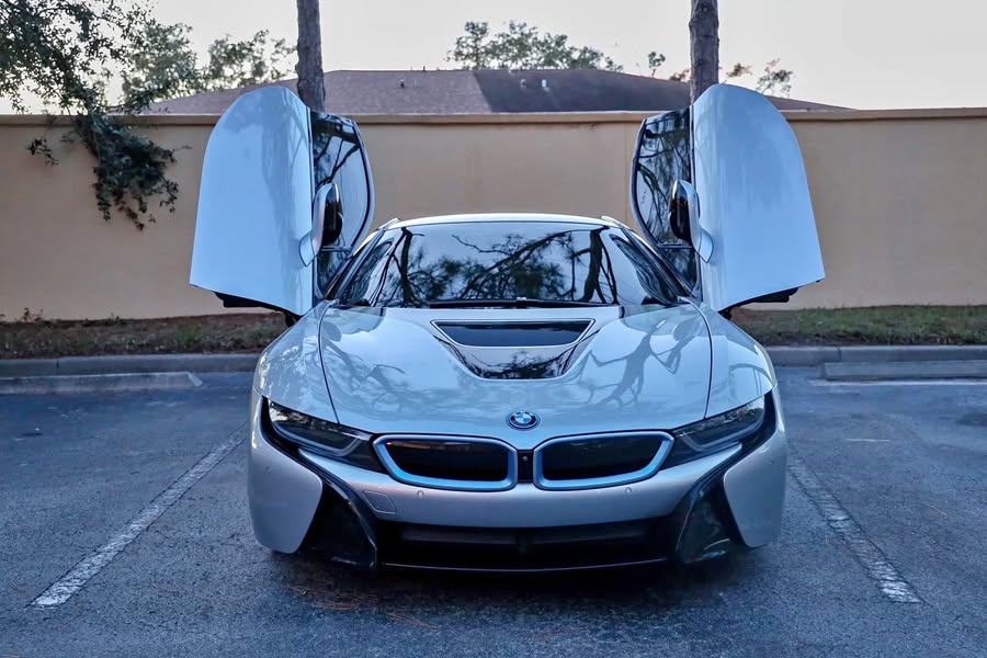 2015 BMW i8