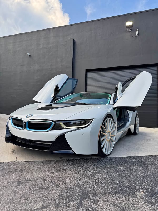 2015 BMW i8 - Coupe 2D