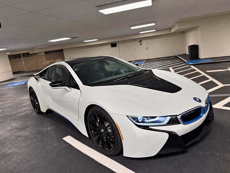 2019 BMW i8 - Coupe 2D