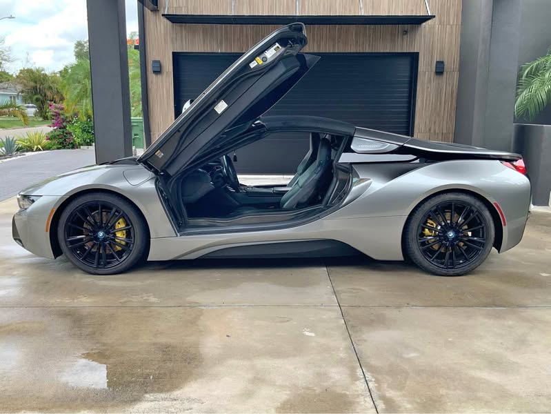 2019 BMW i8 - i8