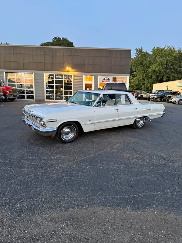 1963 Chevrolet Impala - Sedan 4D