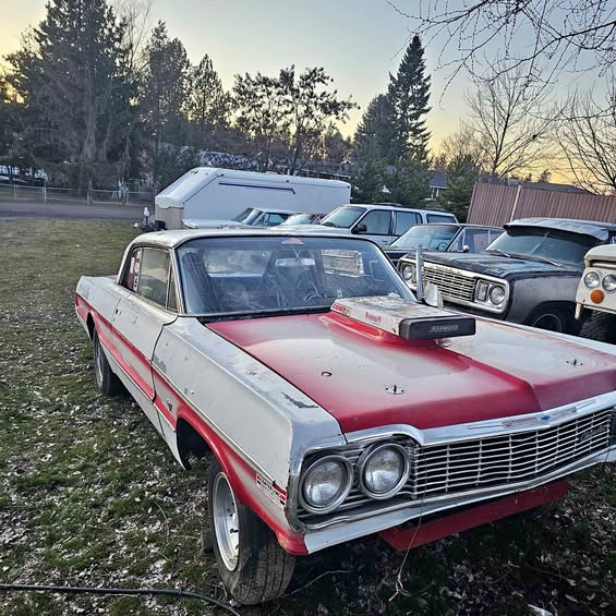1964 Chevrolet Impala - 2dr hardtop