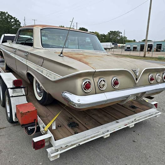1961 Chevrolet Impala - 4 door hardtop