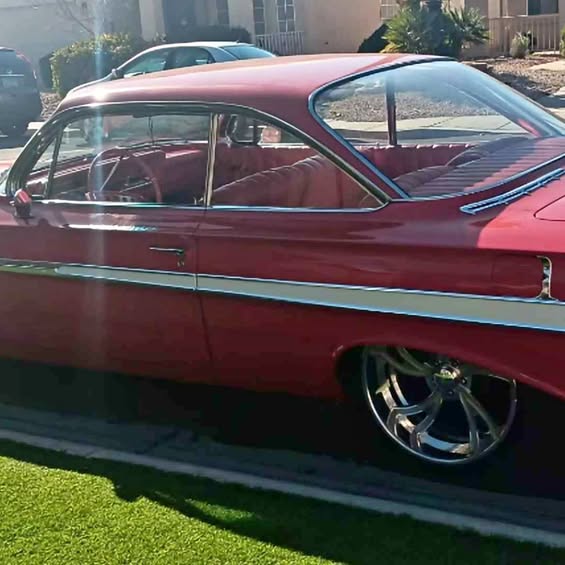 1961 Chevrolet Impala - Base