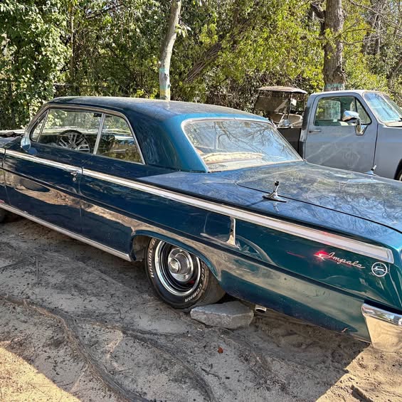 1962 Chevrolet Impala - Base