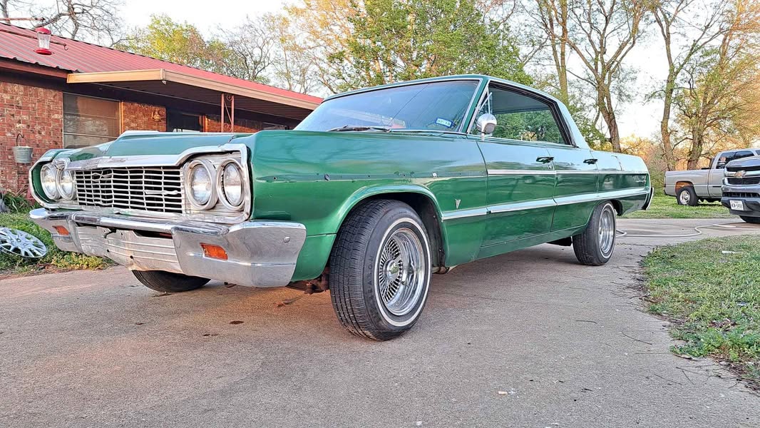 1964 Chevrolet Impala - LT Sedan 4D