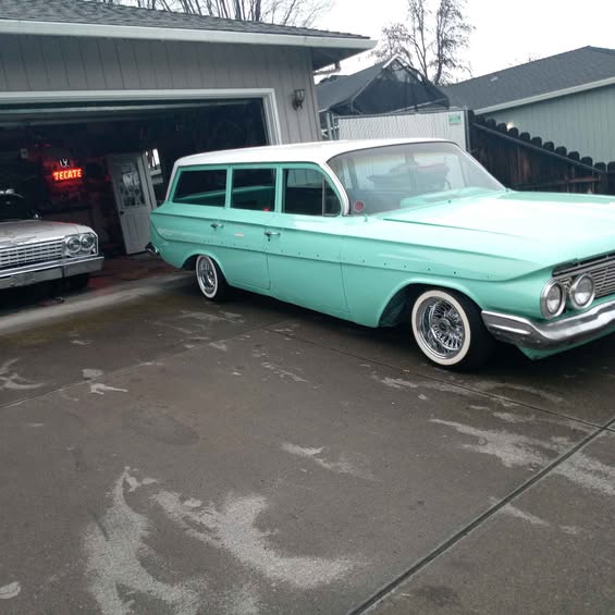 1961 Chevrolet Impala - LS Sedan 4D