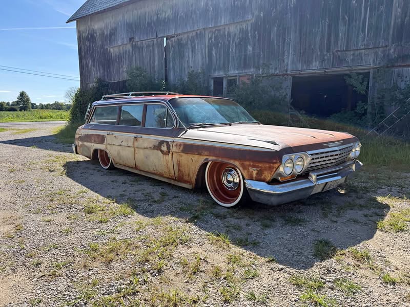1962 Chevrolet Impala 9 passenger Wagon