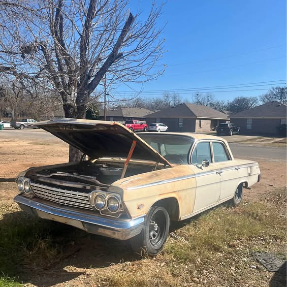 1962 Chevrolet Impala - Sedan 4D