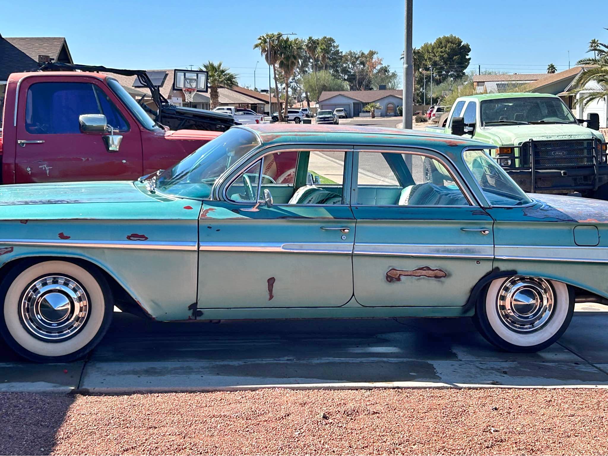 1961 Chevrolet Impala - Sedan 4D