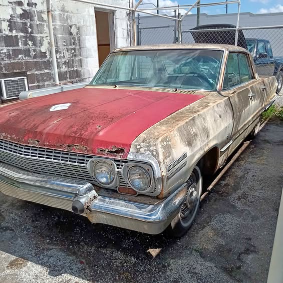 1963 Chevrolet Impala - Sedan 4D