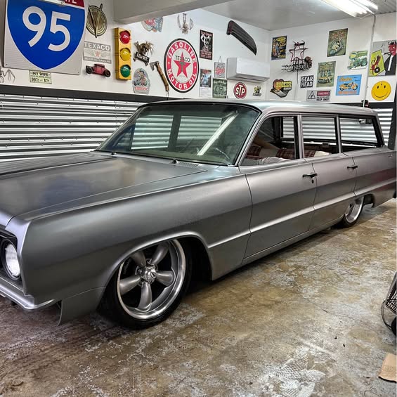 1964 Chevrolet Impala - Station wagon