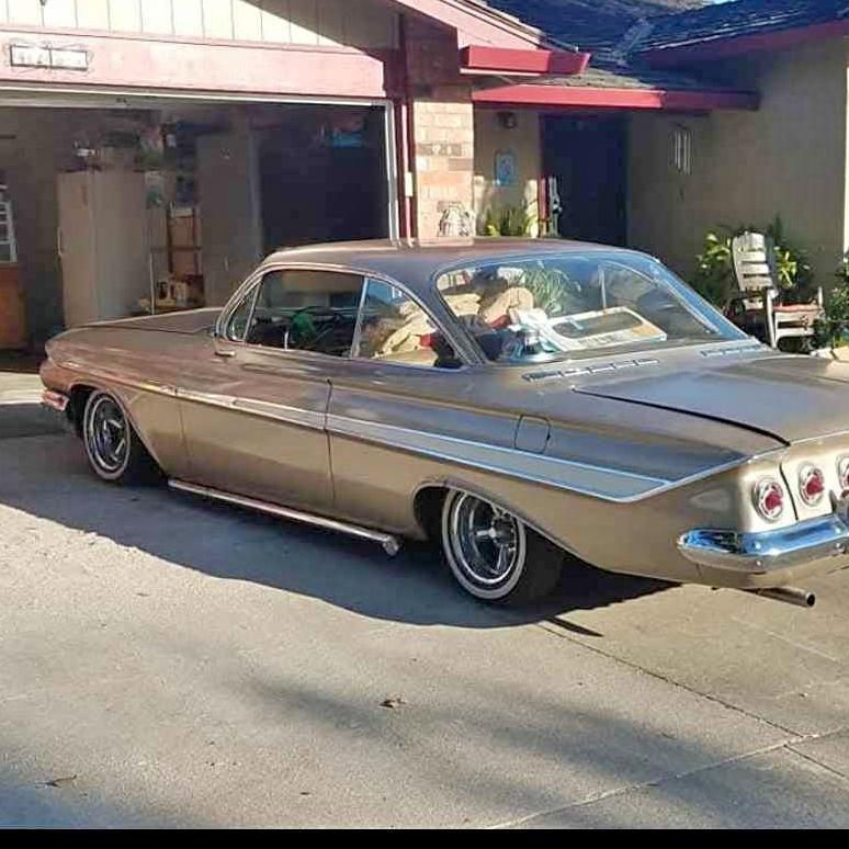 1961 Chevrolet Impala - 2 door coupe