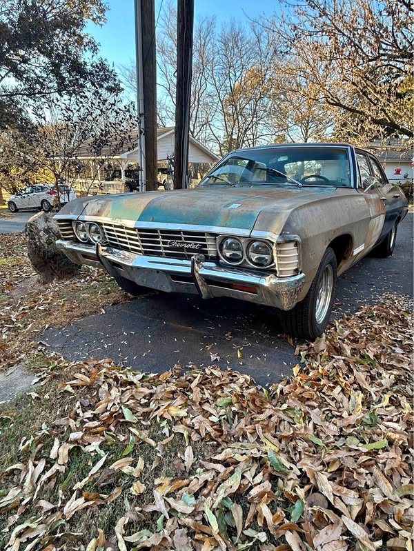 1967 Chevrolet Impala - Sedan 4D