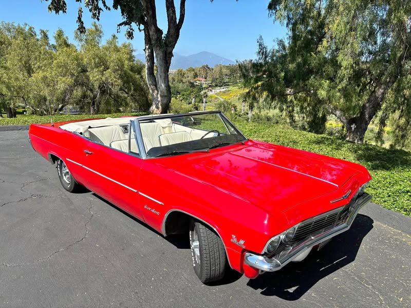 1965 Chevrolet Impala - 2 door