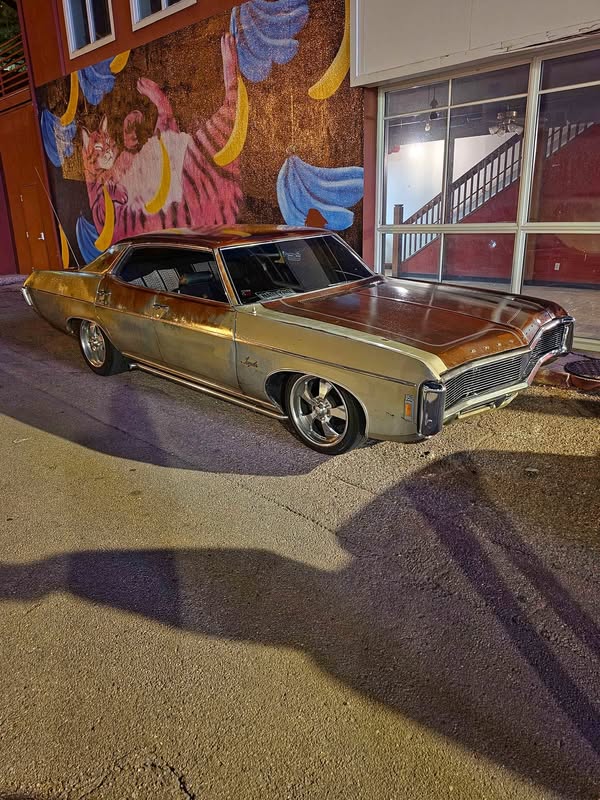 1969 Chevrolet Impala - Sedan 4D