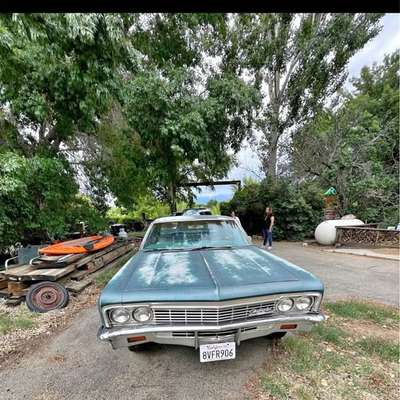 1966 Chevrolet Impala - Sedan 4D