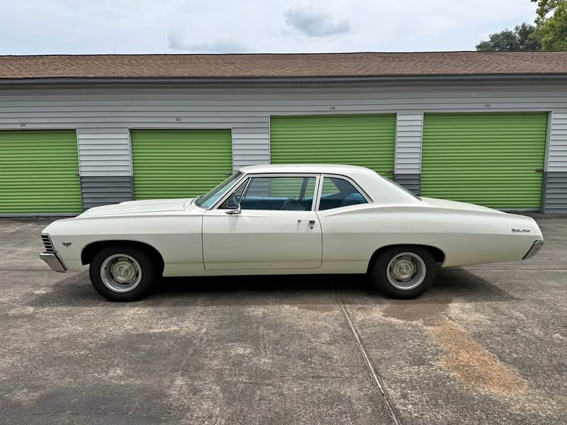 1967 Chevrolet Impala - Sedan 4D