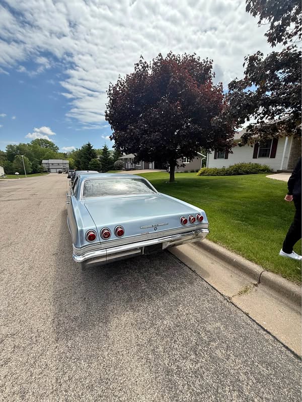 1965 Chevrolet Impala - Sedan 4D