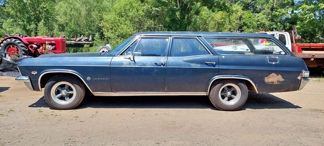 1965 Chevrolet Impala - Sedan 4D