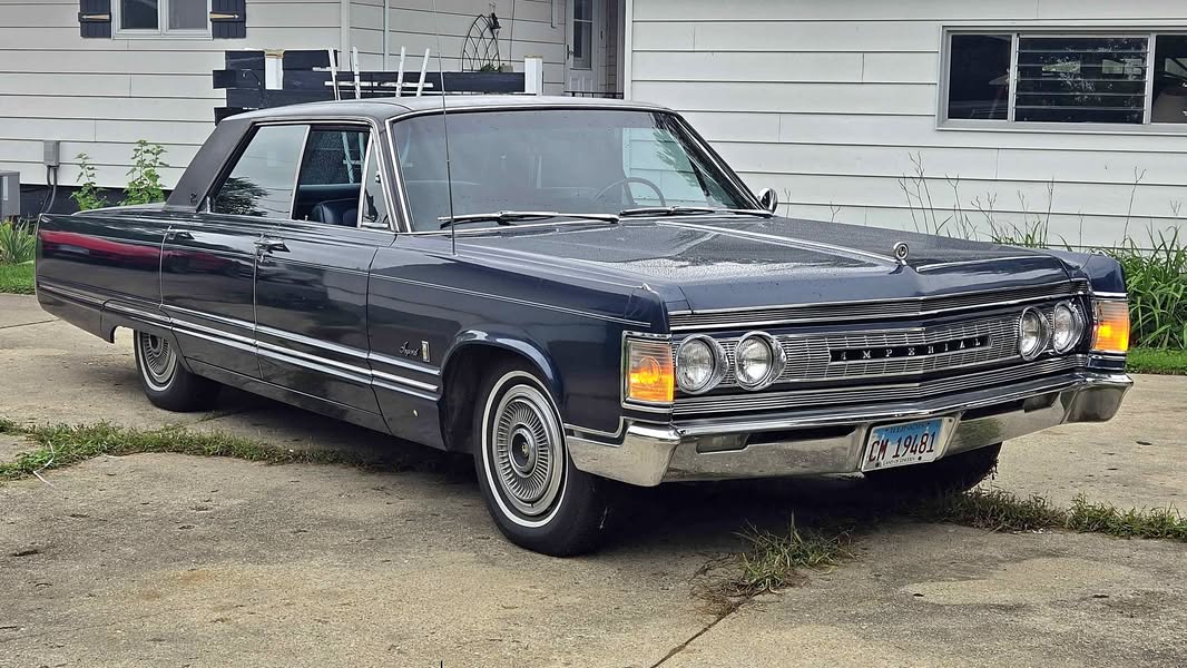 1967 Chrysler Imperial - Sedan 4D