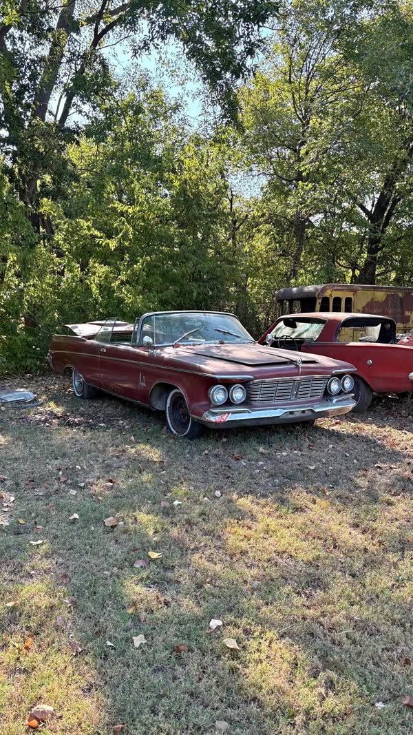1963 Chrysler Imperial crown - Crown