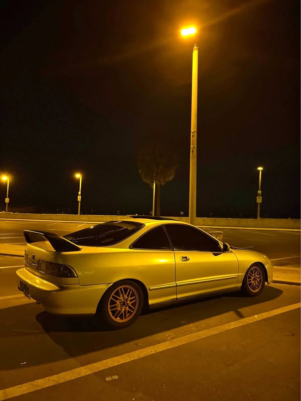 2000 Acura Integra - Coupe