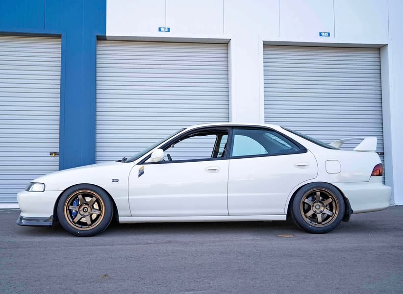 2000 Acura Integra - GS-R Sedan 4D